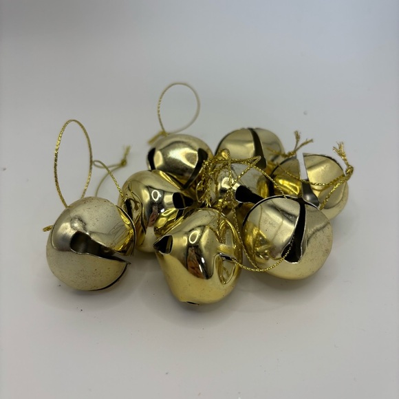 Vintage Gold Holiday Jingle Bells Set of 8 - Picture 1 of 3